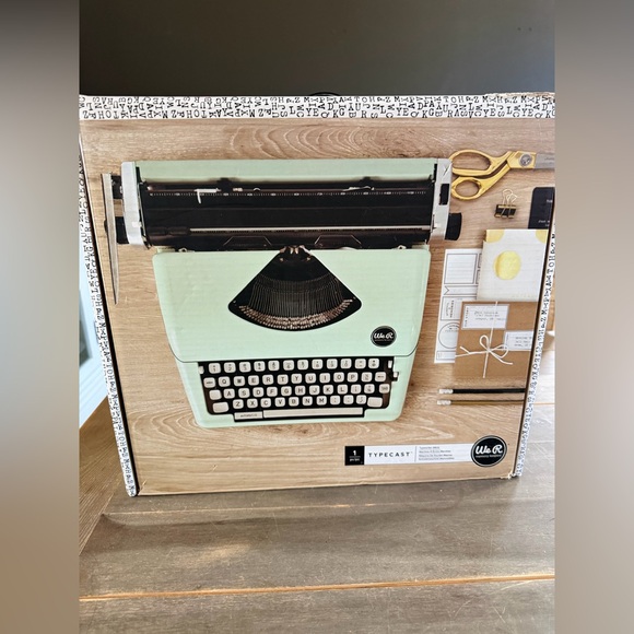 We R Memory Keepers | Typecast Typewriter | Mint | IN BOX - Picture 2 of 8